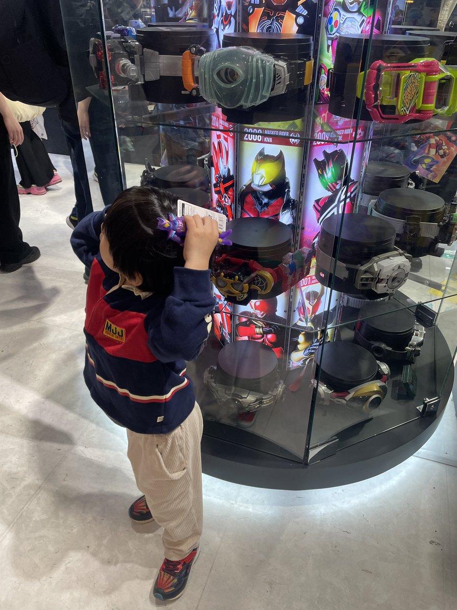 h30673390's tweet photo. 子供と旦那の推し活（仮面ライダー）に付き合って、後ほど私は横浜へ行きます🤚 https://t.co/iKTcfcDL15