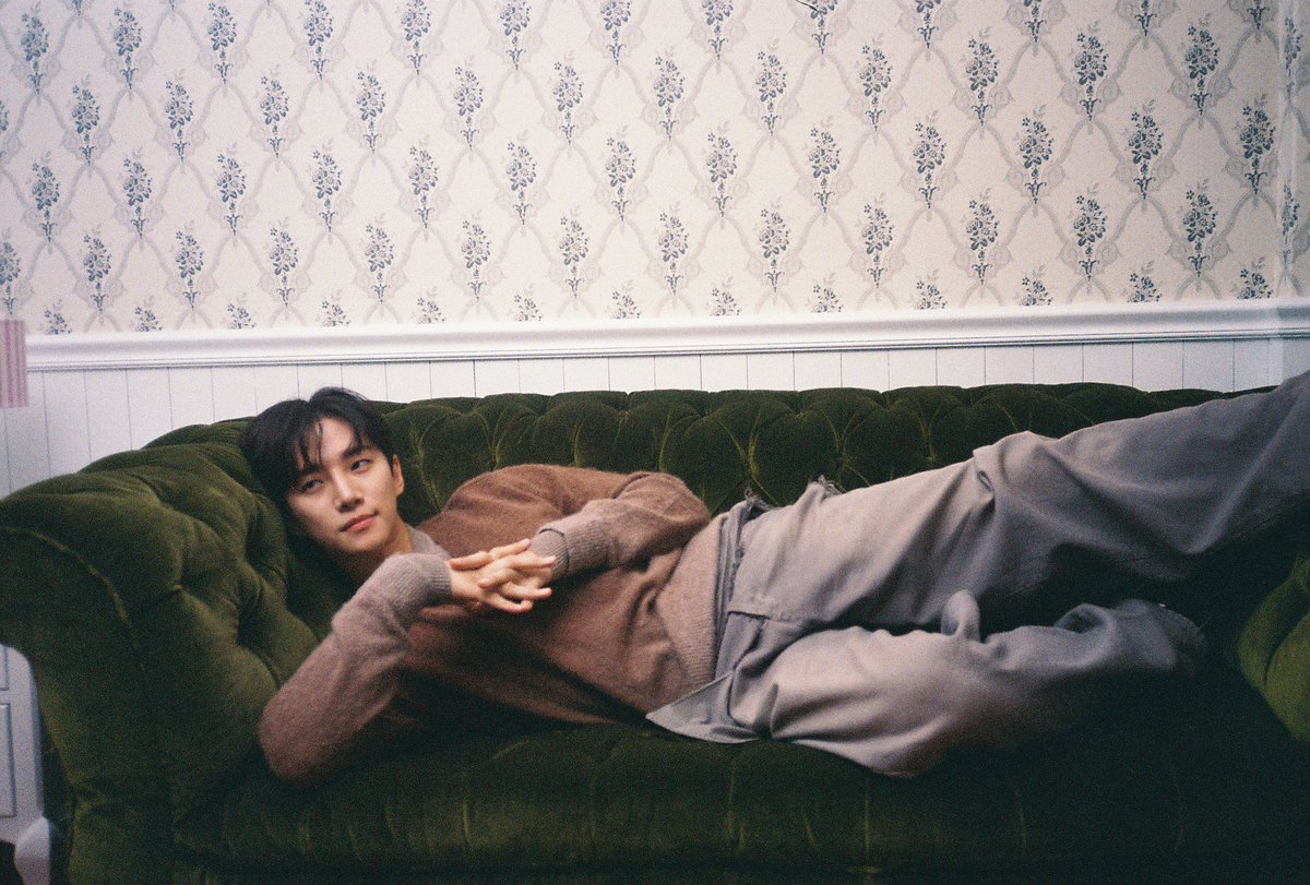 follow_leejunho's tweet photo. 𝙏𝙃𝙀 𝙎𝙏𝙍𝘼𝙉𝙂𝙀𝙍 🔒🔑

#이준호 #LEEJUNHO
#준호 #JUNHO
#2025SEASONSGREETINGS
#THE_STRANGER https://t.co/a8uFHIwCD9