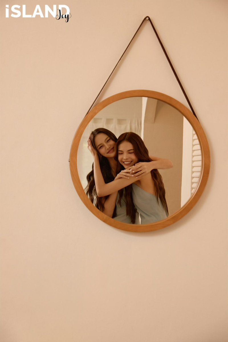 Lookmheecnfans's tweet image. ISLANDJOY weibo update

记录下每个可爱的瞬间💛
今天也是被笑容和幸福拥抱的日子呢～[抱一抱]
#LookmheeSonya奔赴浪漫新年首刊#
💛💙更多精彩敬请关注@ISLANDJOY 

#lmlookmhee #ลูกหมีปัญญาพัชร
#LMSY #ลูกหมีซอนญ่า