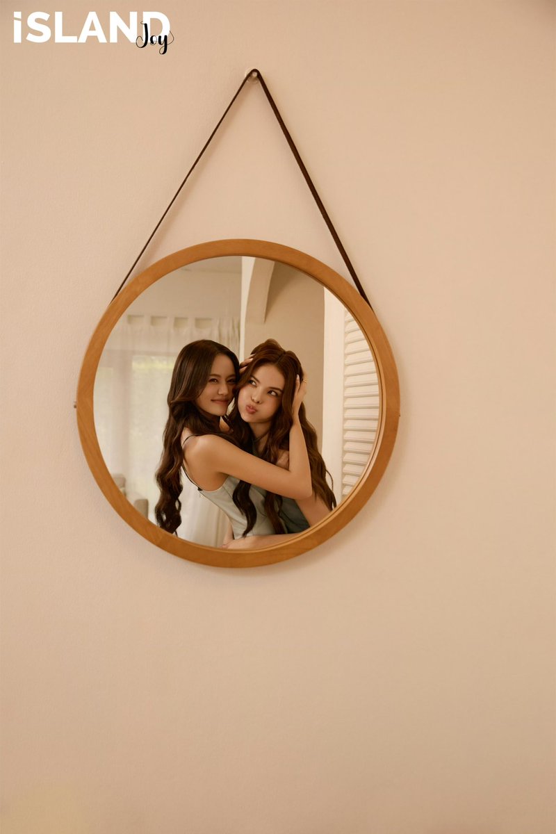 Lookmheecnfans's tweet image. ISLANDJOY weibo update

记录下每个可爱的瞬间💛
今天也是被笑容和幸福拥抱的日子呢～[抱一抱]
#LookmheeSonya奔赴浪漫新年首刊#
💛💙更多精彩敬请关注@ISLANDJOY 

#lmlookmhee #ลูกหมีปัญญาพัชร
#LMSY #ลูกหมีซอนญ่า