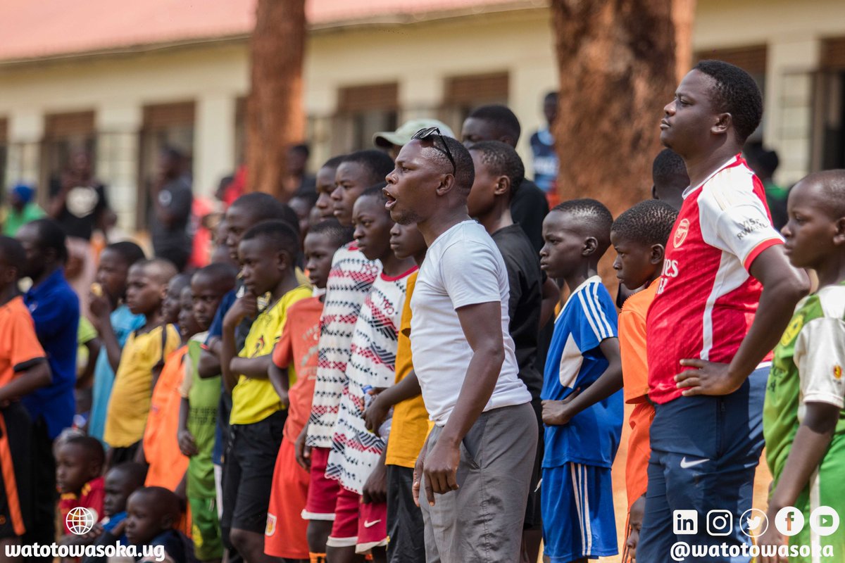 WatotoWasoka's tweet photo. New week. New year. Same passion!
Coach Budallah of Super Heroes πͺπ½πͺπ½πͺπ½
#NewYear #FootballMadeInSlums #FootballForTheGoals https://t.co/kkWIfaBlIq