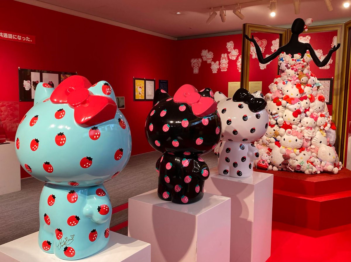 サンリオ展 富山 会場情報📢／ ハローキティのぬいぐるみがドレスに大