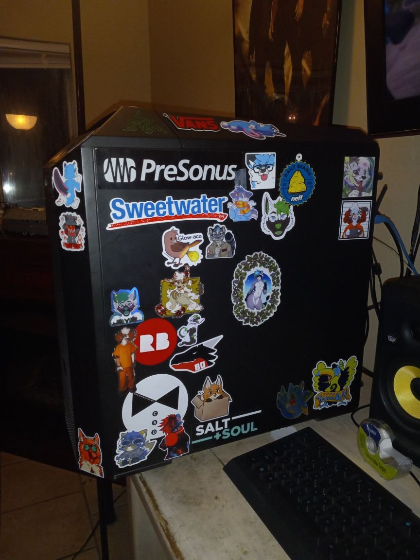 Luckofthefox tweet media