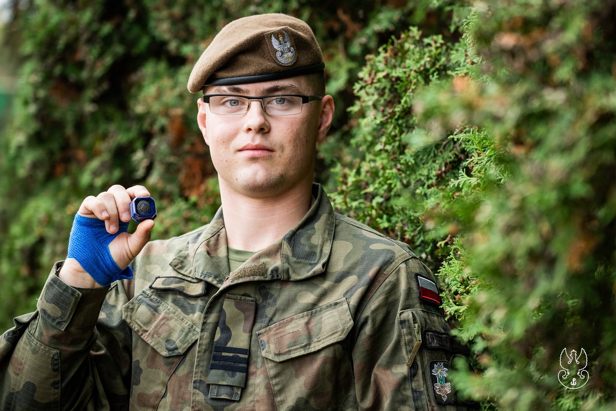 🩸 Żołnierz 1 Podlaskiej Brygady Obrony Terytorialnej został dawcą komórek macierzystych, które trafiły do jego genetycznego bliźniaka we Francji! 

👤 "Jeżeli to, co zrobię, komuś pomoże, to podejmę tę rękawicę i udzielę tej pomocy, czy to będzie oddanie krwi, czy szpiku."