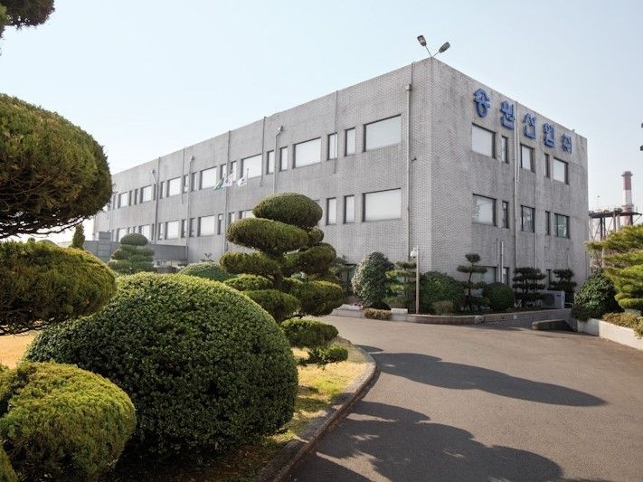 packagingmea's tweet image. SONGWON partners with Altek International for PVC distribution in the Middle East. Read more on buff.ly/40yynDW 

#SONGWON #AltekInternational #PVCDistribution #MiddleEastMarket #PackagingIndustry #ChemicalSolutions #SustainablePVC #GlobalPartnership #IndustrialInnovation