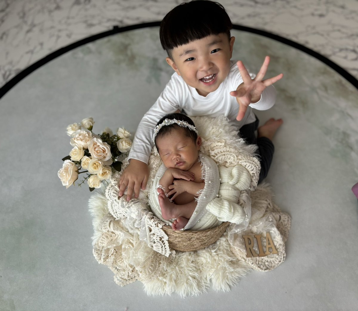 ryuji2514's tweet photo. 毎日大変だけどなんだかんだ可愛い子供たち、、 https://t.co/U0EooYuau5