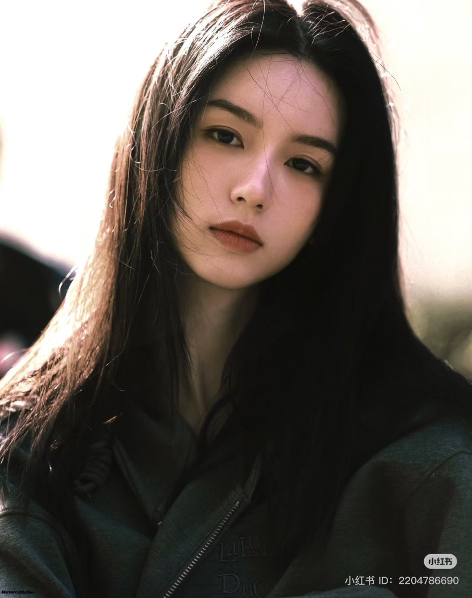Allcbizmelons's tweet photo. 🍉MGTV’s Youth Drama “西风向晚”

Adapted from the novel “Falling In Love/坠落” by Tian Cu Yu

Starring: ##ZhouYe, #WangAnyu

❗️Setting: 
How it seems: Good girl x Prodigal son
Reality: A heartless girl x A prodigal son

#CDrama https://t.co/EMUPOwebxf