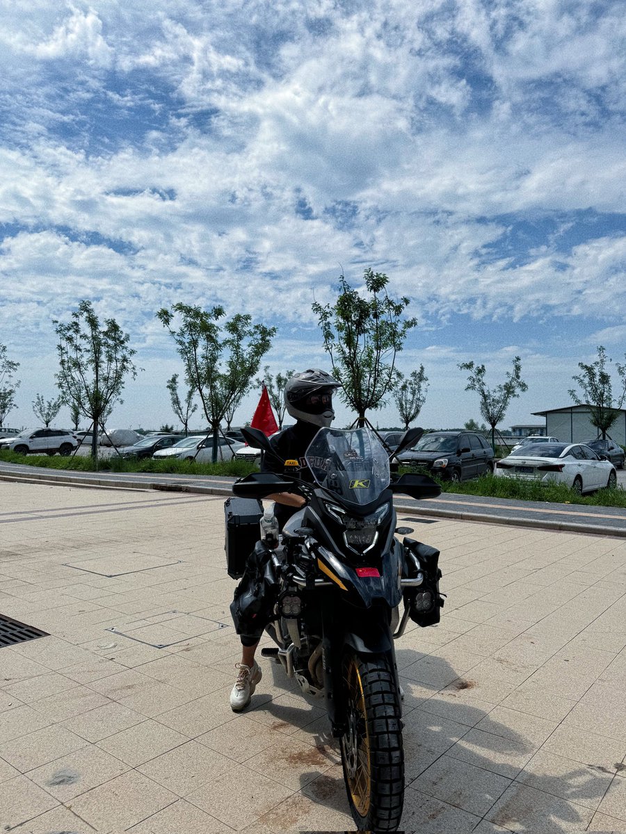 tanghx1995's tweet photo. 文明行车。#西安 https://t.co/Adz0xsxRB6