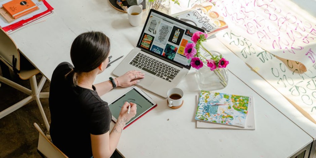 TW18BusMedia's tweet image. 🎉✨ Happy National Clean Off Your Desk Day! 🧹🗄️ Let’s kick off the year with a fresh start! Clear the clutter, spark joy, and create a workspace that inspires creativity. 💪💖 Here’s to productivity, positivity, and loving our space! #CleanDeskDay #FreshStart2023