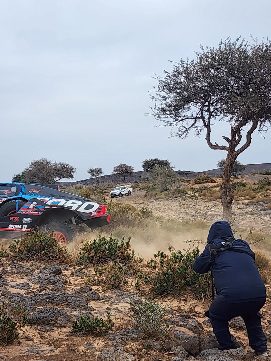 #رالي_داكار #Dakar2025

عينك على الهللى  مزينها عن البرد