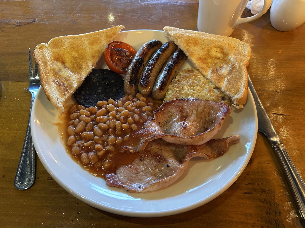 roachy's tweet photo. Ah….. #BreakfastSomewhere https://t.co/rEuC5BV8jv