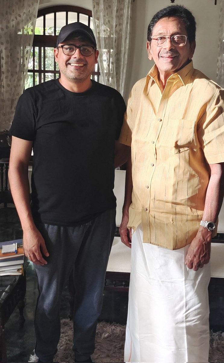 With the legend - #FazilSir

His love for cinema is still as passionate as any young filmmaker out there! Spending just some time with him has been truly inspiring! 

Thank you #Kedarnath for making this happen!