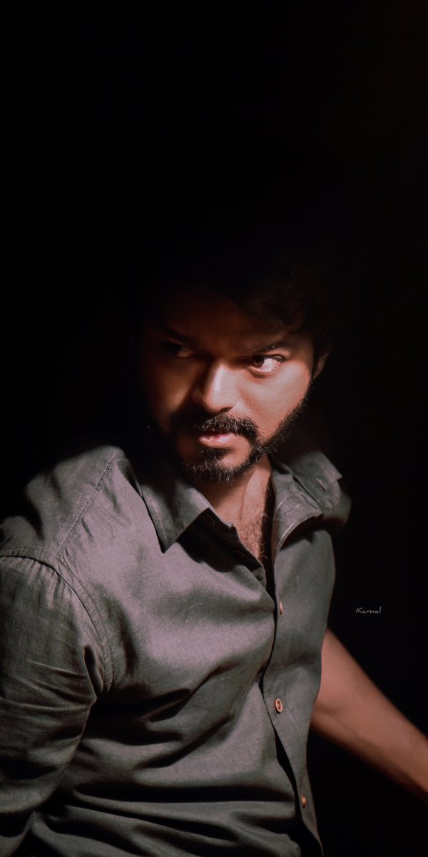 DineshhOfcl's tweet photo. 4 YEARS OF BLOCKBUSTER 🔥🔥🔥 #MASTER https://t.co/g08xCkhwW3