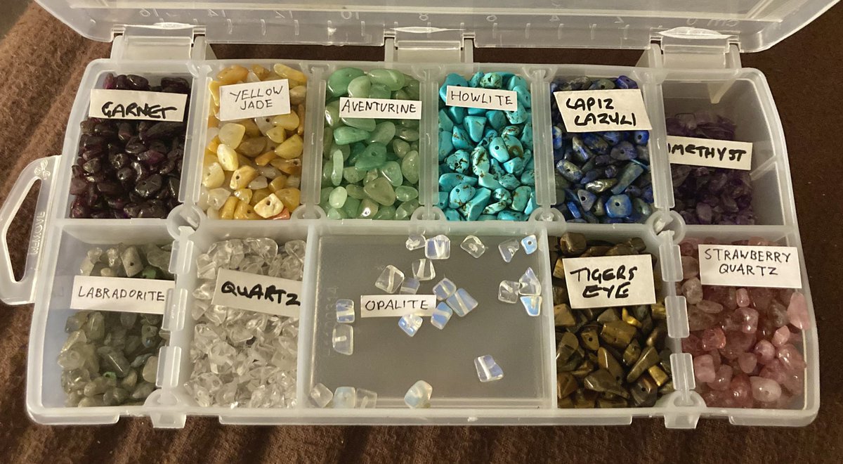 Building up my supplies by getting a good colour range of gems!! i have Plans.. :33