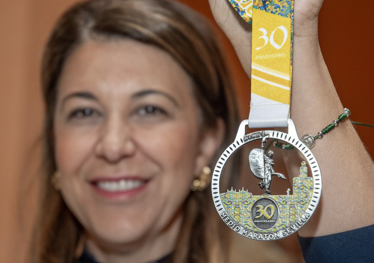 📢El Medio Maratón de Sevilla presenta su camiseta y medalla oficial para celebrar su 30 aniversario el 26 de enero
#MedioSevilla25