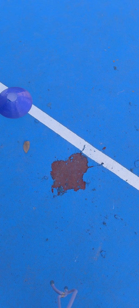 fampasevilla's tweet photo. Pues nos llegan quejas de que en los centros en los que se han pintando las pistas la pintura se está levantando....
Además, por lo visto no se puede patinar en ellas, un problema para los centros que tienen extraescolar de patinaje
¡Ni rompetechos!
@Ayto_Sevilla  #SevillaHoy https://t.co/iKuQZ95q68