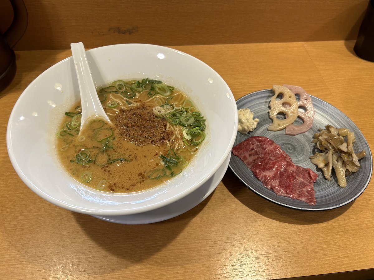 k_n0605's tweet photo. 今さらだけど土曜日麺ZINさいとう行ってきた！
ラーメンもトッピングも本当に美味しかったです😋
タンメンも気になるからまた食べに行こう！
その後にゲーセンでフィギュアもゲットできた✨
#麺ZINさいとう https://t.co/OSgrC89UCF