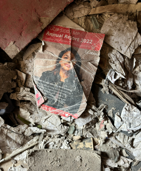 fiona_lali's tweet image. It gets funnier and funnier! They found @TulipSiddiq &apos;s campaign materials and flyers in Hasina&apos;s palace. Alongside Chanel and Swarovski bags and other goodies!! 

TICK TOCK TULIP! TIME TO GOOO