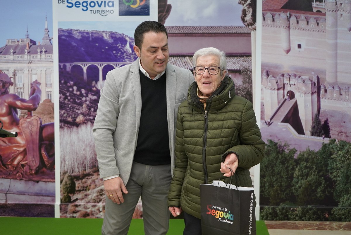 DipuSG's tweet photo. 🔵🤳 #Turismo | La iniciativa online del Área de Turismo de la Diputación, ‘Reto 366’, supera las 150 publicaciones sobre experiencias en la provincia de Segovia

@Segoviaturismo 

https://t.co/2hndGPRg3u https://t.co/WnjTqd4guf