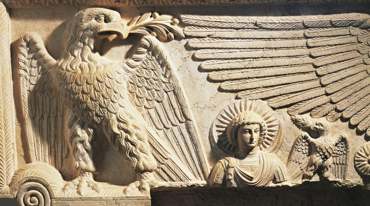 العُقاب السوري، آثار تدمر .