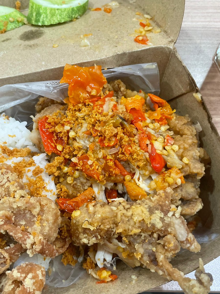 today mam siang pake ayam koplo SUPERRR NIKMATTT‼️😭💗

— kayanya makann dari hangry tuh beneran gada yang gagal deh💯