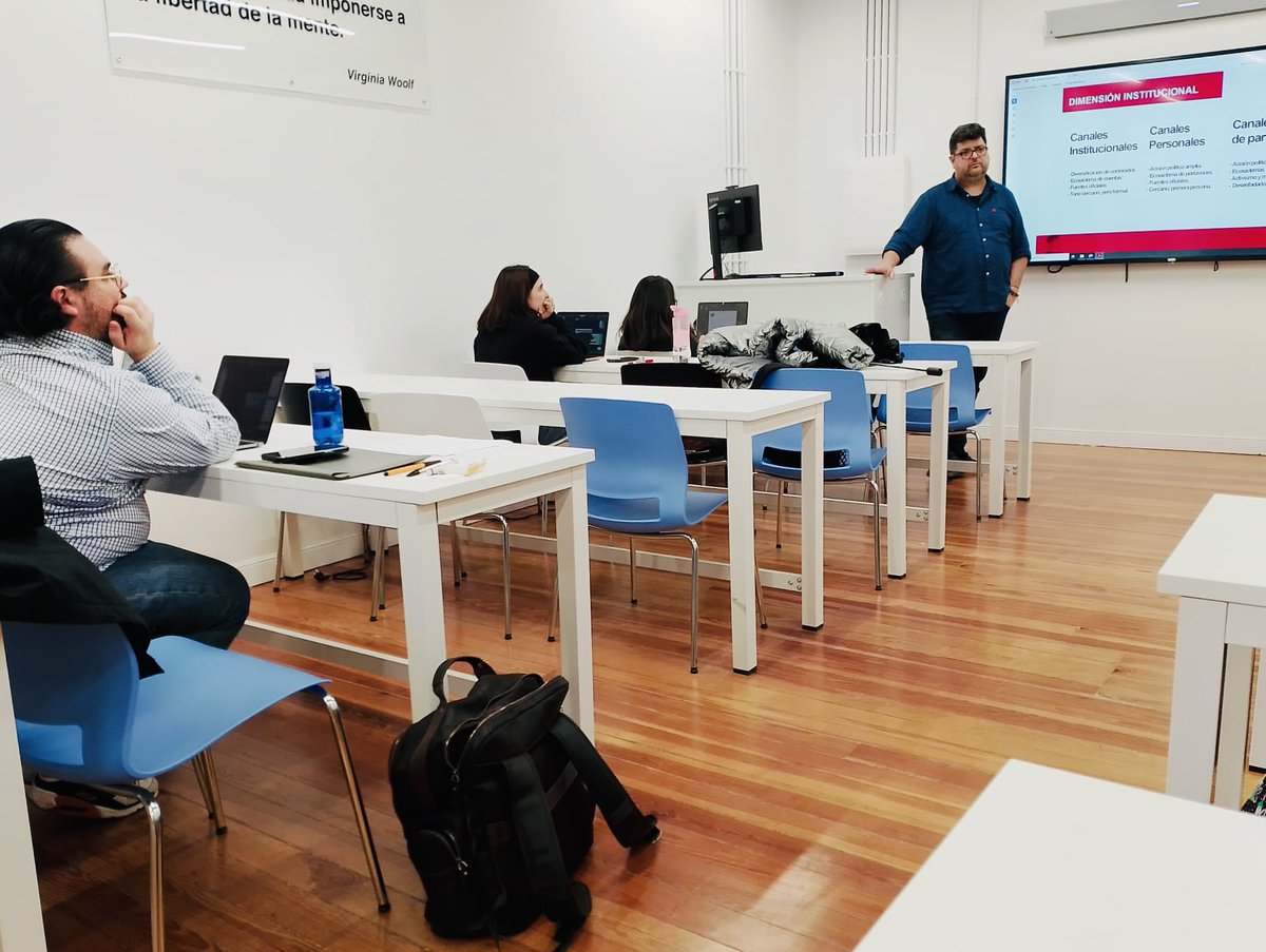 Los alumnos del Máster en #ComunicaciónPolítica de <a href="/Nebrija/">Universidad Nebrija</a> tuvieron la suerte de conversar con el experto en comunicación digital Javier Pereira.

Se trataron temas relevantes para la comunicación política actual como la segmentación de públicos o la centralidad de las redes.