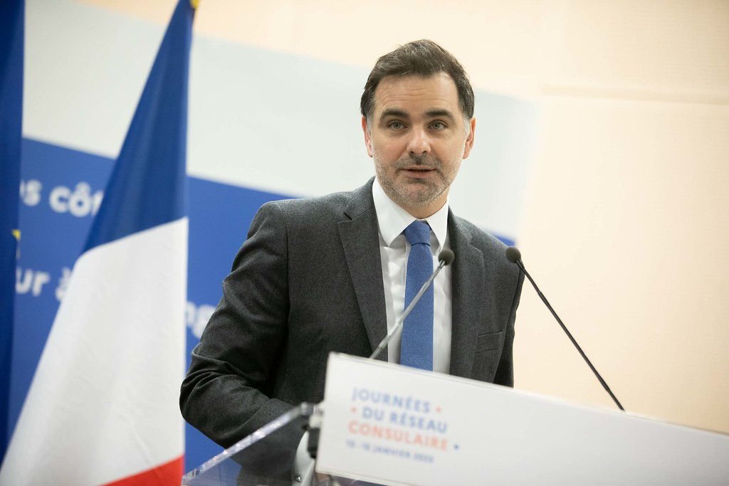 🇫🇷 Le réseau consulaire est une des forces essentielles de notre diplomatie. 

Grâce à vous, la France est plus proche de ses citoyens à l’étranger. Vous êtes une vitrine, la première mairie de France pour nos compatriotes à l’étranger.

Merci pour votre engagement quotidien !