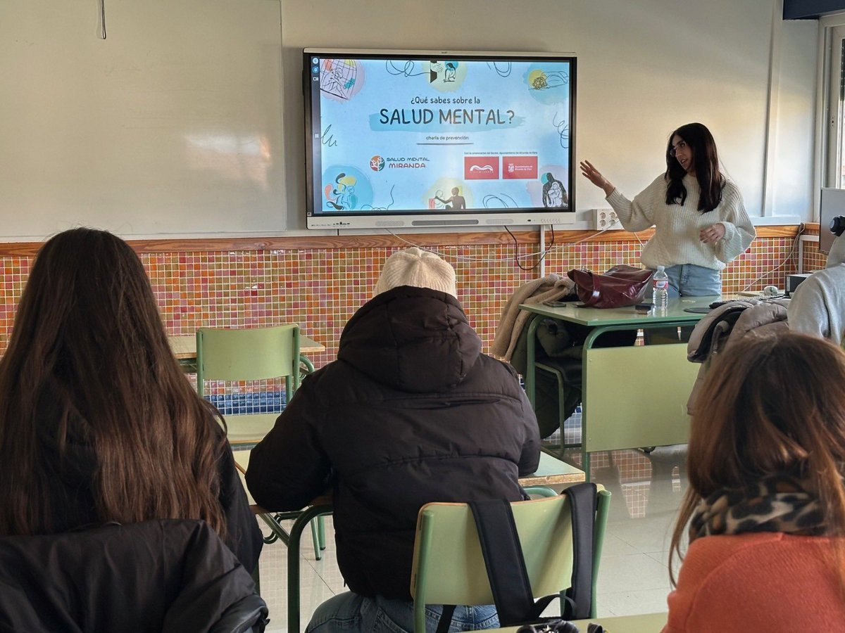 Este viernes pasado tuvimos una charla con los alumnos de 1º y 2º FPB a cargo de la Asociación Salud Mental Miranda, en la que nos hablaron de salud mental y su problemática asociada.
@salud_mental_miranda ¡Muchas gracias!