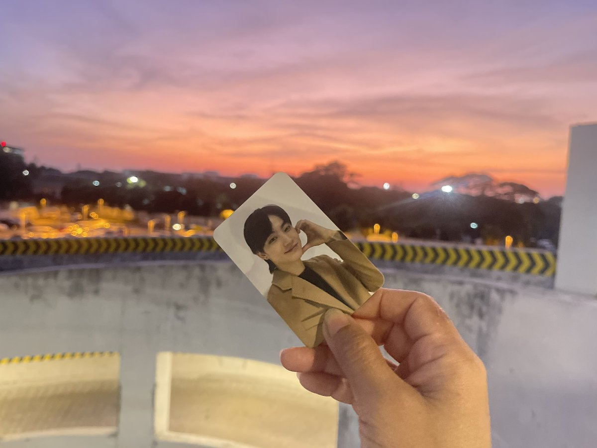 BeautyB68885649's tweet photo. Got home safely. Thanks for being nice n so kind to Ahgase, it was a valuable time- take care of yrself n get good health with proper resting. Until we meet again @jaybnow_hr #sunsetwithyou
#JAYB
#RoadRunnerFansigninBKK
#DestinationisBangkok_Fansign https://t.co/osnG33EOmq