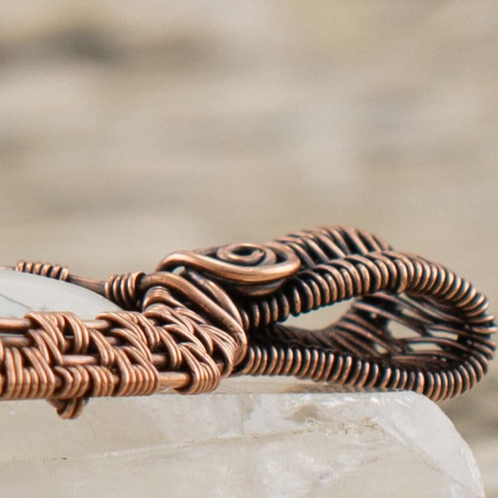 RRainbowJewelry's tweet photo. Here's a closeup view of the detail and care I put into each piece I make.⁠
⁠
This piece is available on my website -https://t.co/oJMYj1KLne
⁠
#howlitenecklace #whitehowlitenecklace #whitehowlitejewelry #howlitejewelry⁠
#howlitependant #ritasrainbowjewelry https://t.co/UATglRvicC