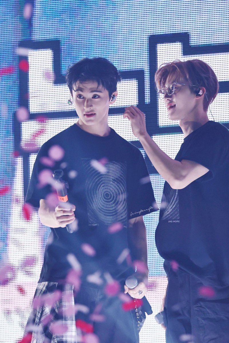 FairyBerryM's tweet photo. 250112 SMTOWN

#마크 #MARK #MARKLEE #NCT #NCTDREAM #NCT127 #마버블 #마크버블 https://t.co/Qvlr1s5POY