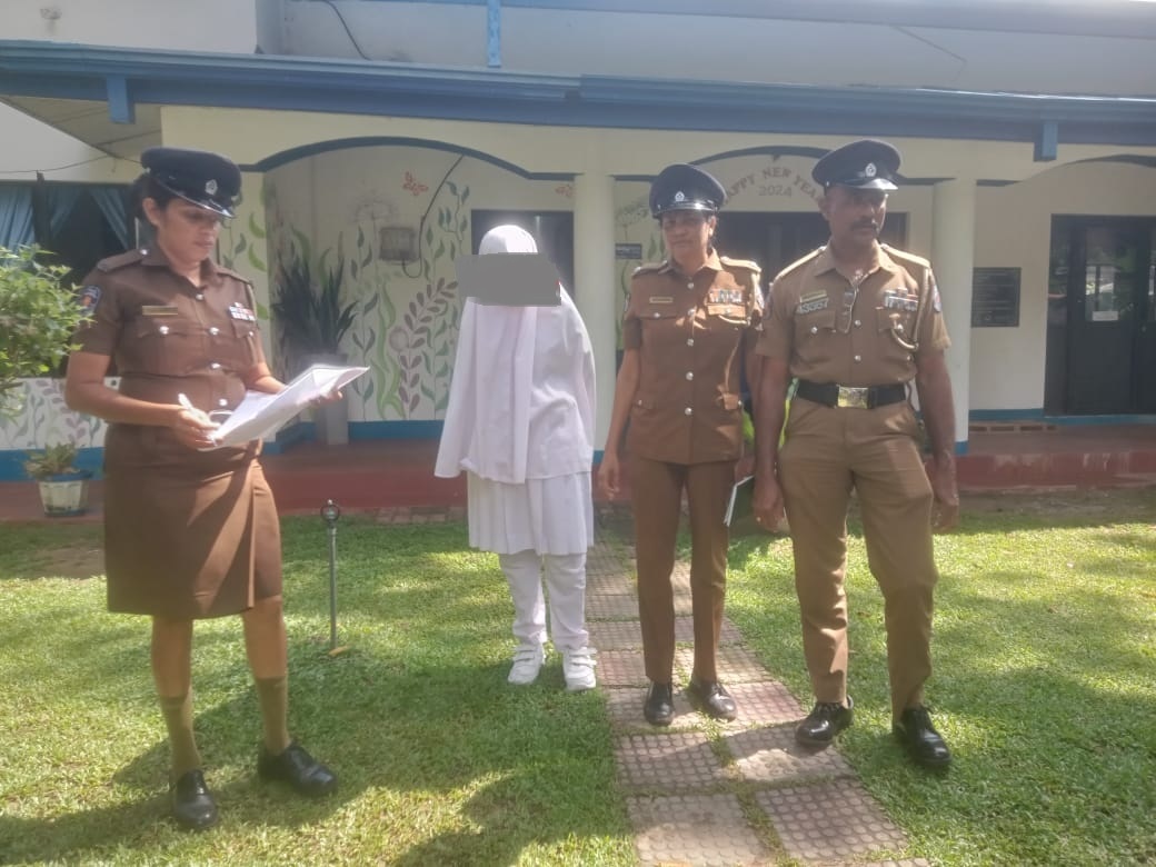 mdlucias's tweet photo. A teenage girl who was abducted in broad daylight on the street in Gelioya, Kandy on Saturday has been found in Ampara and the main suspect has been arrested.

#Srilanka #lka #ampara #Kandy #abduction https://t.co/PNQDns7P4S