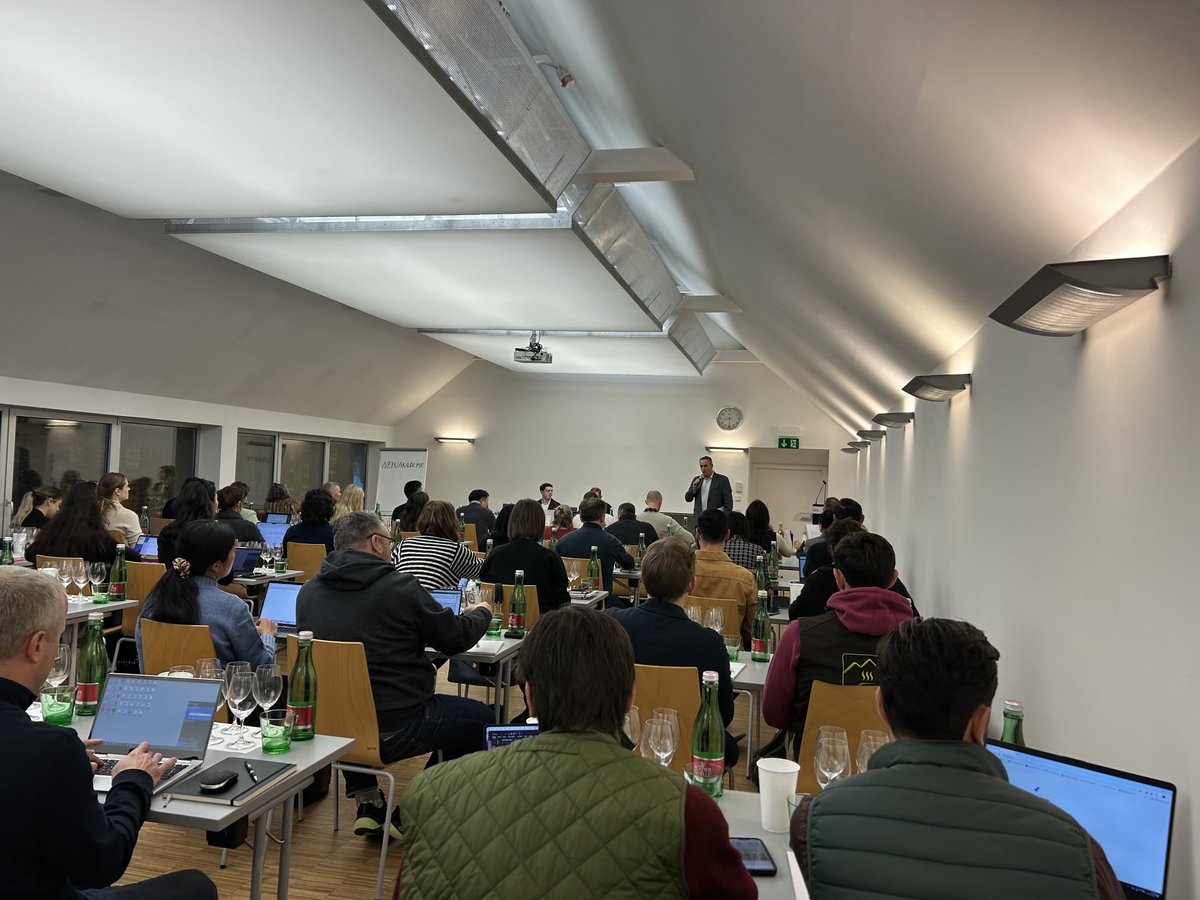 A packed house for the first session of the ⁦<a href="/mastersofwine/">Masters of Wine</a>⁩ seminar in Rust.  Looking forward to a great week of study.