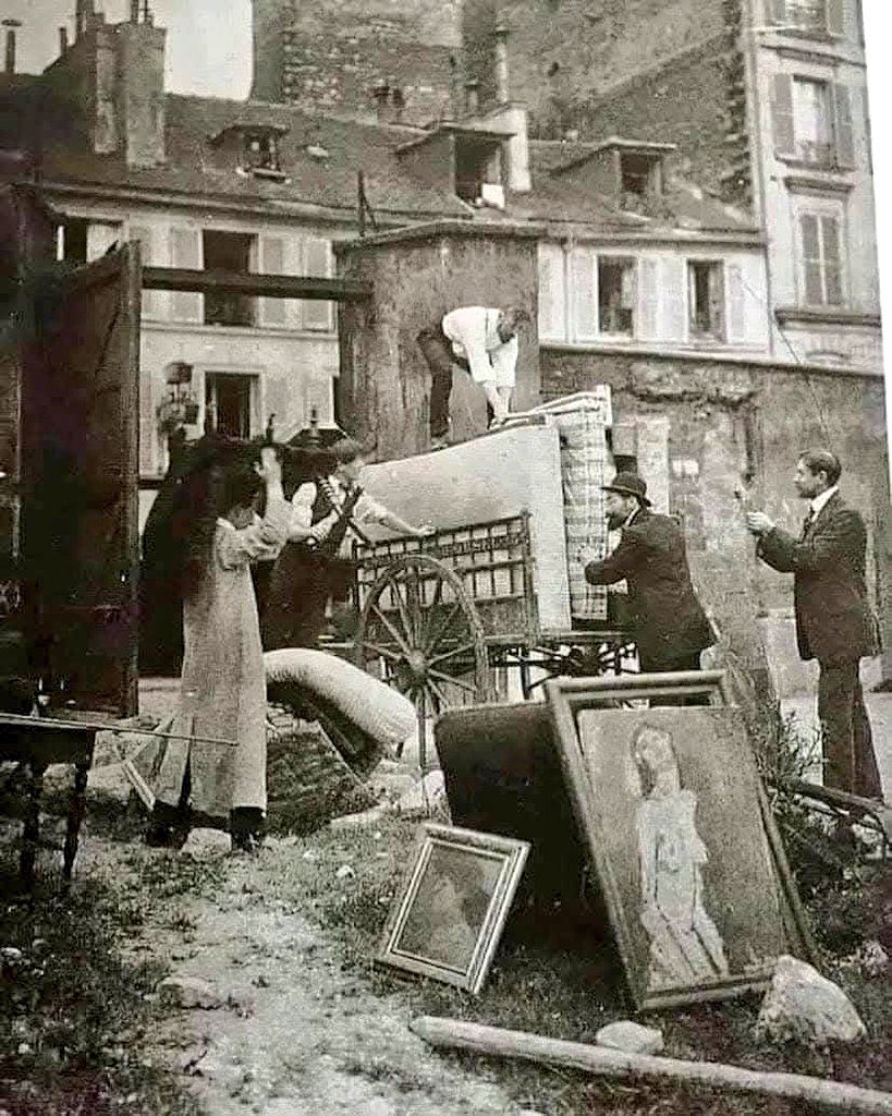 Bonjour. 😊☕️🥐

📷 Anonyme. 
Amedeo Modigliani déménageant de la rue du Delta 9e à la rue Dancourt 18e 
1913. Paris