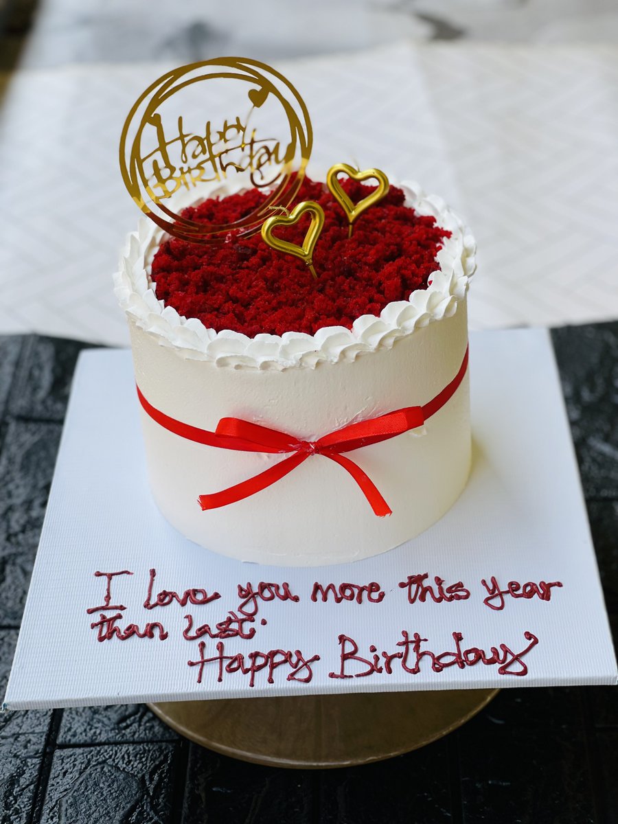 cakesbyjade__'s tweet photo. Cake: the sweetest way to say I love you. 😍😍

Custom Made✅

Cake Description:
Size: 7”2layers
Frosting: Whipped Cream 
2 Love Candles. 
Price: N38,000 https://t.co/TcvlMdQ9BW