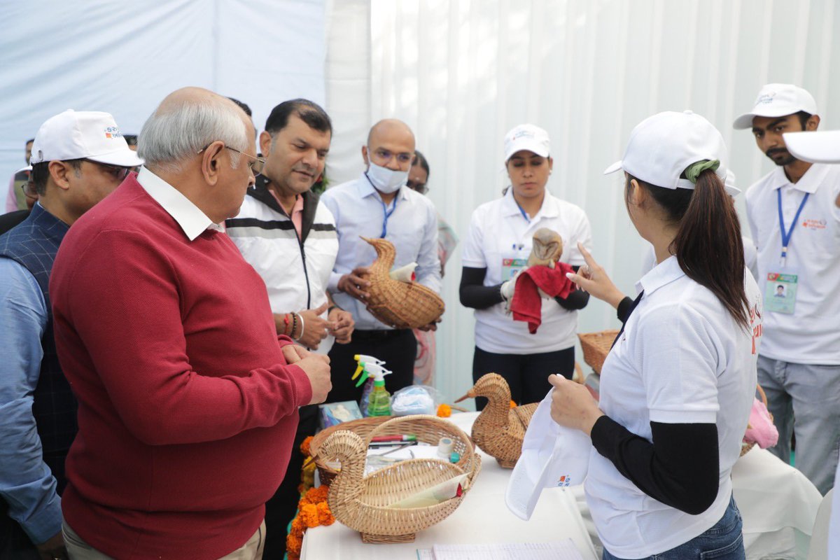 InfoGujarat's tweet image. મુખ્યમંત્રી શ્રી ભૂપેન્દ્રભાઈ પટેલે તા. 10 થી 20 જાન્યુઆરી 2025 સુધી ચાલનારા રાજ્યવ્યાપી કરૂણા અભિયાન અંતર્ગત અમદાવાદના બોડકદેવ વિસ્તારમાં કાર્યરત વાઇલ્ડ લાઇફ કેર સેન્ટરની મુલાકાત લીધી... 
#KarunaAbhiyan #WildLifeCare #ProPlanet #FeatherFriends