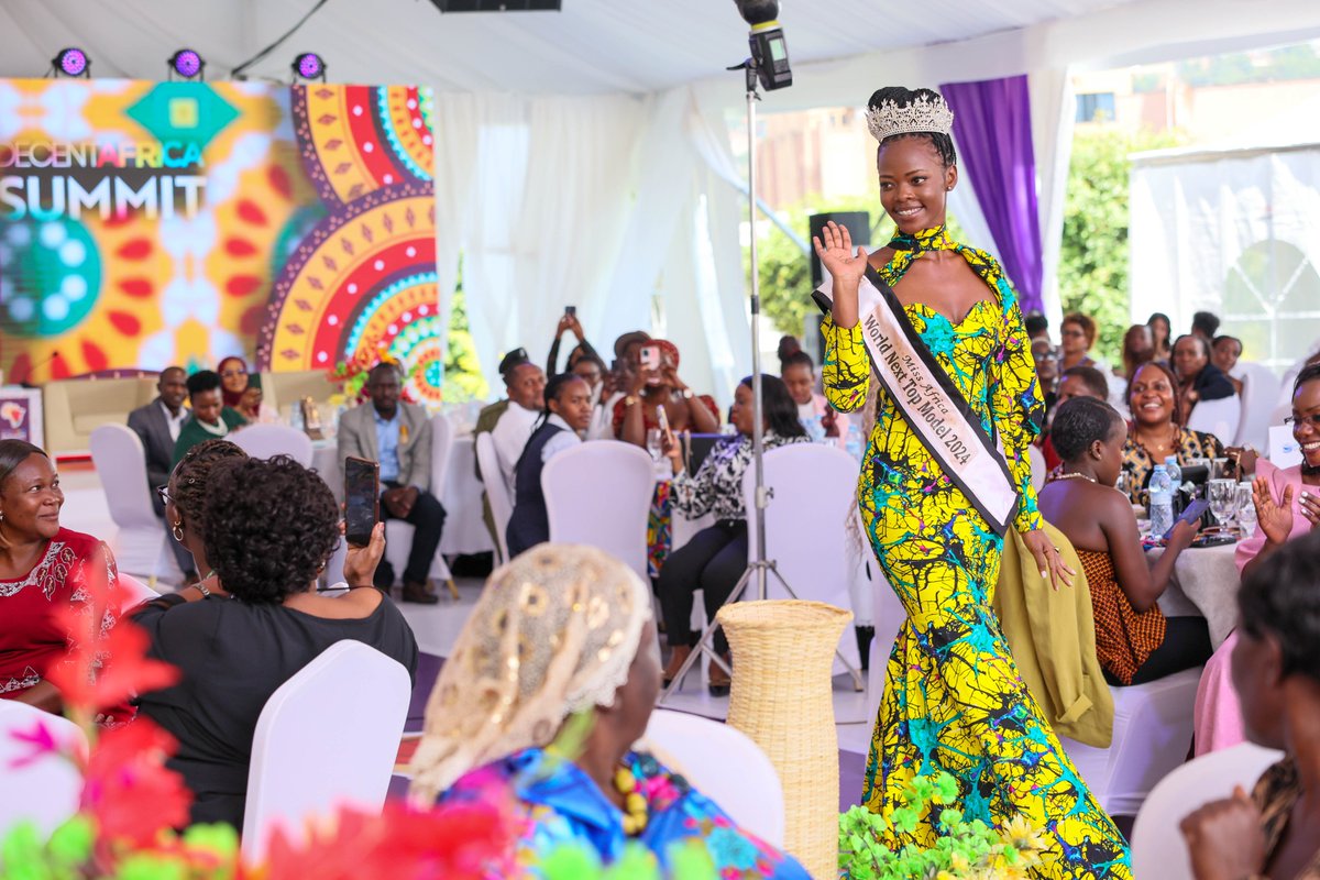 hipipo's tweet photo. Miss Africa (World Next Top Model 2024) @ahwera_trisha showcased African beauty and decency through fashion at the 2024 #DecentAfricaSummit.

Through its mission, Decent Africa supports SDG-5 by promoting fashion that respects cultural values and empowers women. We challenge stereotypes and foster a more equitable society where women and girls can thrive in leadership and other spheres.

#IncludeEveryone #LevelOneProject