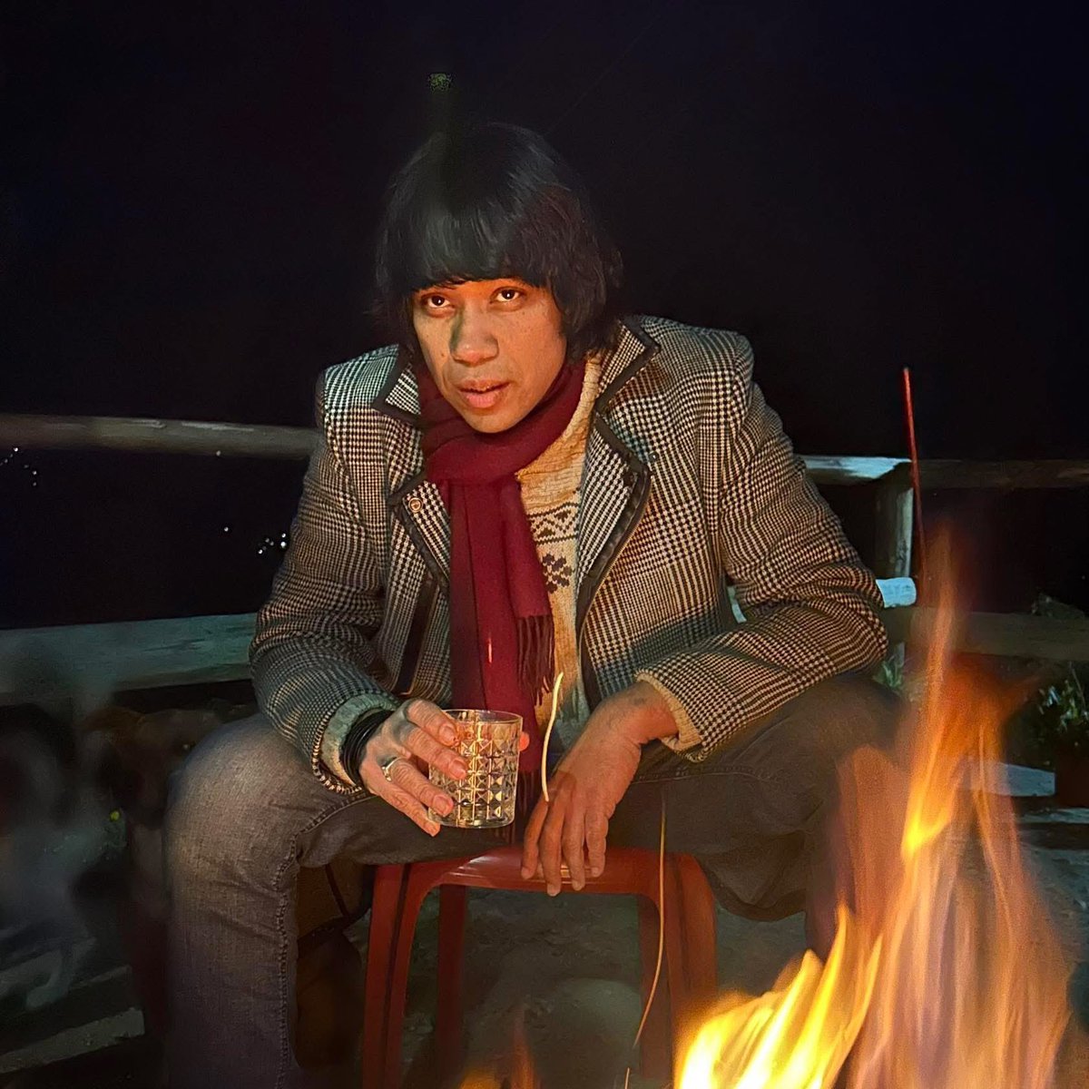 “Light yourself on fire with passion and people will come from miles to watch you burn…” 🔥 

#MondayFeeling