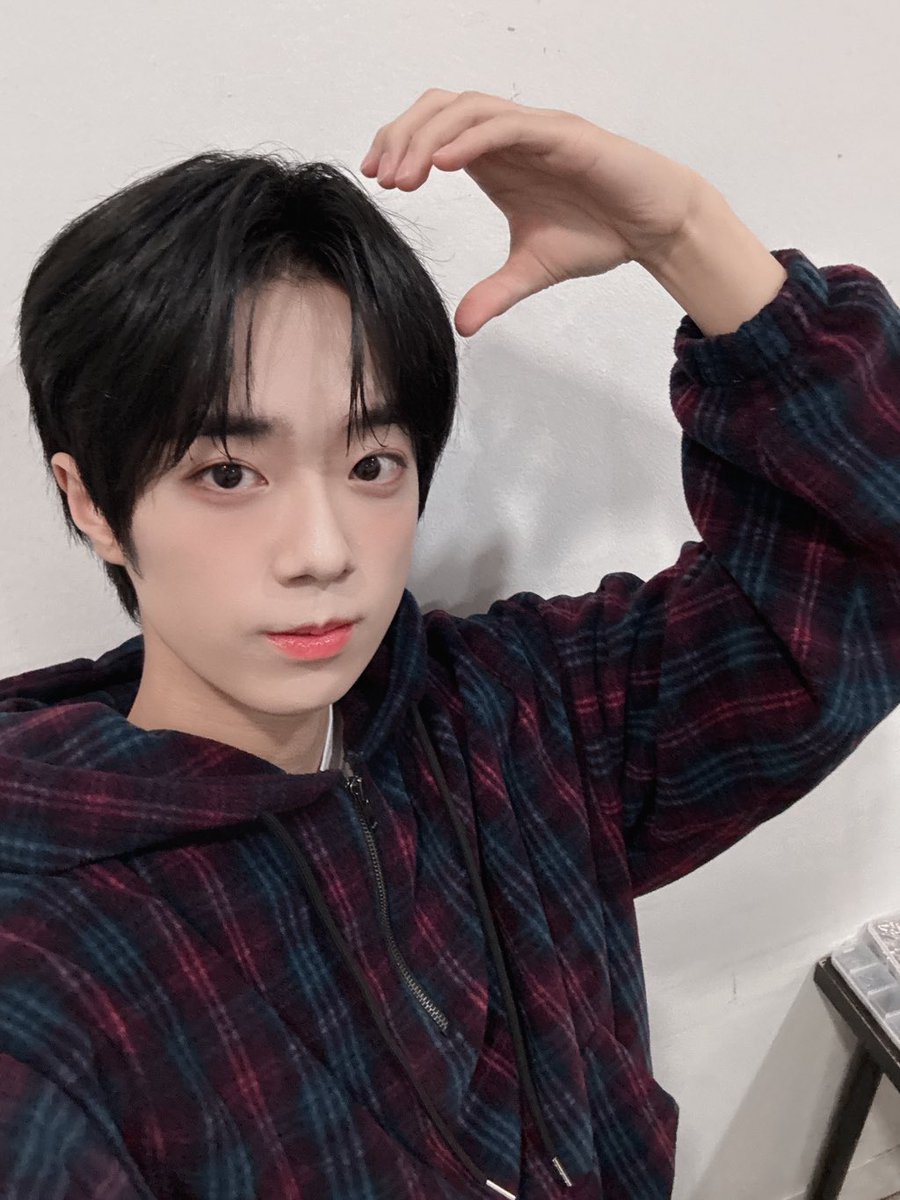 [📷 #HAMIN] FAN☕ 12.01.25

©:@/siwoo_siot

#비엑스비 #BXB #하민 #HAMIN