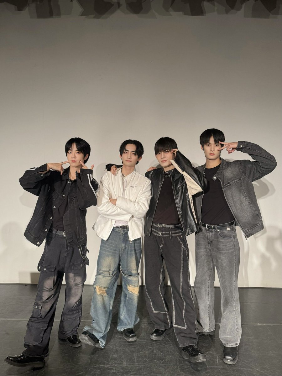 [📷] 13.01.24 TWT JP.

"৹*♡ BXB NEXT STEP TOUR 2025 ♡*৹"

#BXB #비엑스비 #ビーエックスビー