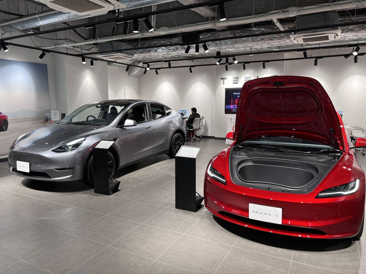 elektromobilni's tweet photo. #Tesla: #usterki oprogramowania: 2⃣3⃣9⃣ tysięcy samochodów objętych akcją serwisową ⚡️https://t.co/1nikkRHOxr https://t.co/102mEz5fy9