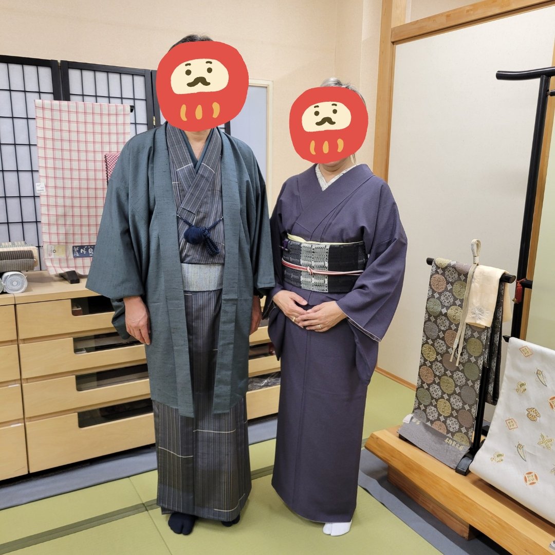 GofukuKanda's tweet photo. 成人式のみなさま本当におめでとうございます!
昨日今日と華やかな装いの方とすれ違うとお祝いをおすそわけいただいたような嬉しい気持ちになります。

さて、お正月にはたくさんのお客様がこれまた晴れやかなお着物でお出かけくださいました。 https://t.co/WMeItVAIVX