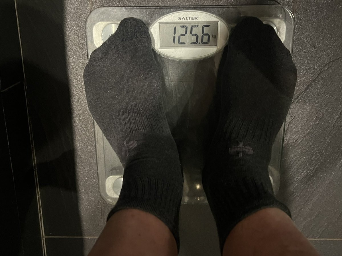 Yo! 😁
Monday weight update 💥
1 week gone and it’s 2.1KG less on the scale 😊
8h30m light intensity exercises during that week.
Happy with that result 😊
Have nice day everyone 🤘🏻😎
#ruszdupe
#moveyourass
#slowheroteam 
#weightlossjourney 
#weightlossmotivation 
#weightloss