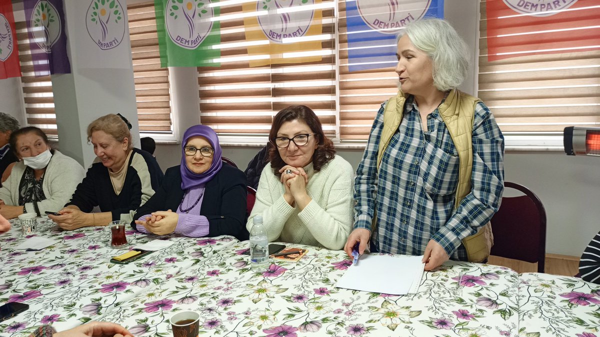 DEM_ist_kadin's tweet photo. Kağıthane ve Ümraniye ilçelerimizde, İl Eş Başkanımız Gonca Yangöz, Gültan Kışanak ve Hüda Kaya'nın katılımıyla kadınlarla kahvaltıda buluştuk. Umudumuzla özgür ve eşit yaşamda ısrarımızı büyütüyor, örgütlenerek mücadelemizi, birlikte örüyoruz! Jin Jiyan Azadî https://t.co/q2oITxs51h