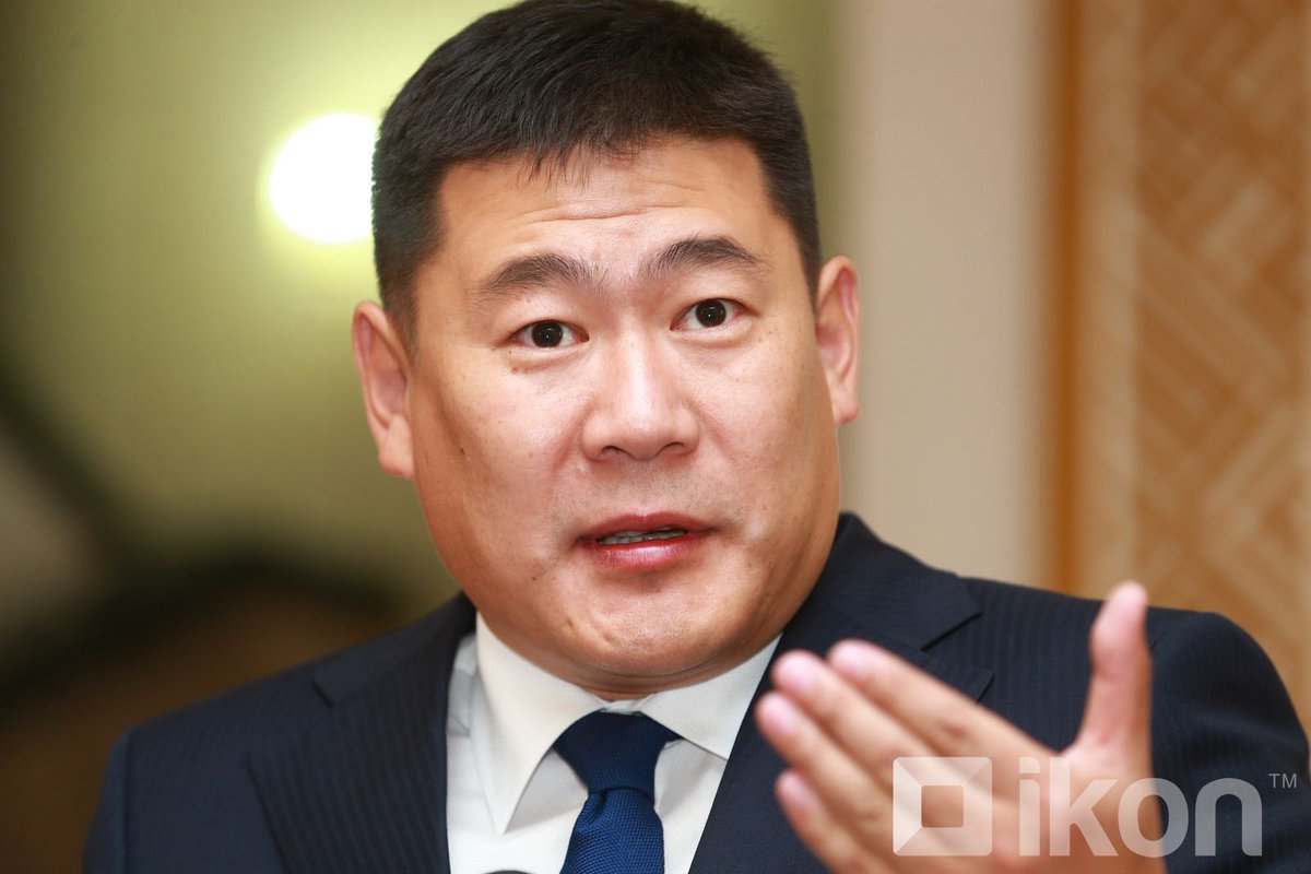 Ард олны дунд 00-Эрдэнийн нэр хүнд шалан дээр уначихсан бхад МАНгарууд ЕС-аа огцруулсан нь дээр дээ. Эрхбиш 00-Эрдэнээс илүү боловсролтой мэдлэгтэй хүн танай намд бгаа блгүй. Байхгүй бол МАНгуунууд тарсан нь дээр.😡Дэмжиж бгаа нь репост.