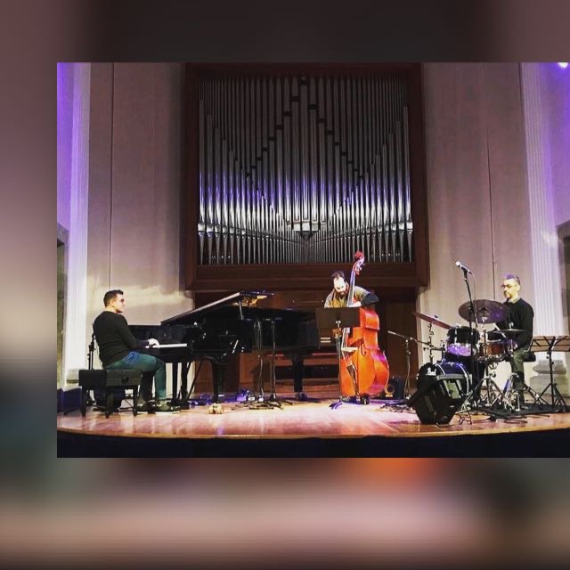 conservatorigi (@conservatorigi) on Twitter photo Aquest dijous, primer concert de l'any de la Temporada de Concerts, "Jaçons", amb Luis González, piano; <a href="/manelfortia/">Manel Fortià</a> contrabaix i <a href="/ramonpratsroura/">ramon prats</a> , bateria, 20h a l'Auditori Viader <a href="/casadeculturagi/">Casa Cultura Girona</a> #TemporadadeConcerts <a href="/DiputacioGirona/">Diputació de Girona</a> Aquest dijous, primer concert de l'any de la Temporada de Concerts, "Jaçons", amb Luis González, piano; <a href="/manelfortia/">Manel Fortià</a> contrabaix i <a href="/ramonpratsroura/">ramon prats</a> , bateria, 20h a l'Auditori Viader <a href="/casadeculturagi/">Casa Cultura Girona</a> #TemporadadeConcerts <a href="/DiputacioGirona/">Diputació de Girona</a>