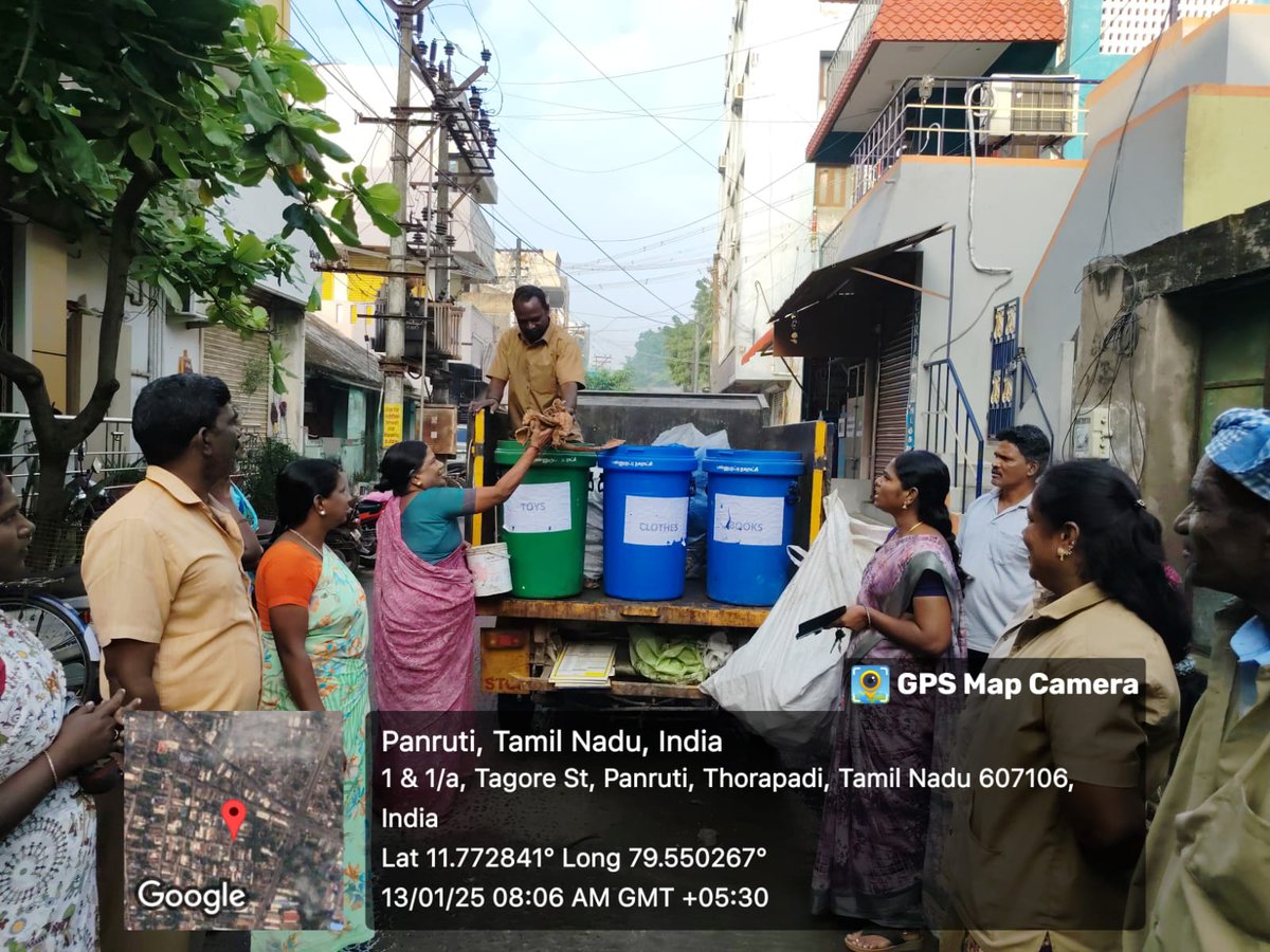 CommrPanruti's tweet photo. Panruti Municipality Pugaiilabhogi  RRR Center &amp; IEC Awareness
@MawsTamilNadu 
#Pugaiilabhogi
@SwachhBharatGov https://t.co/3v8GWnWs6a