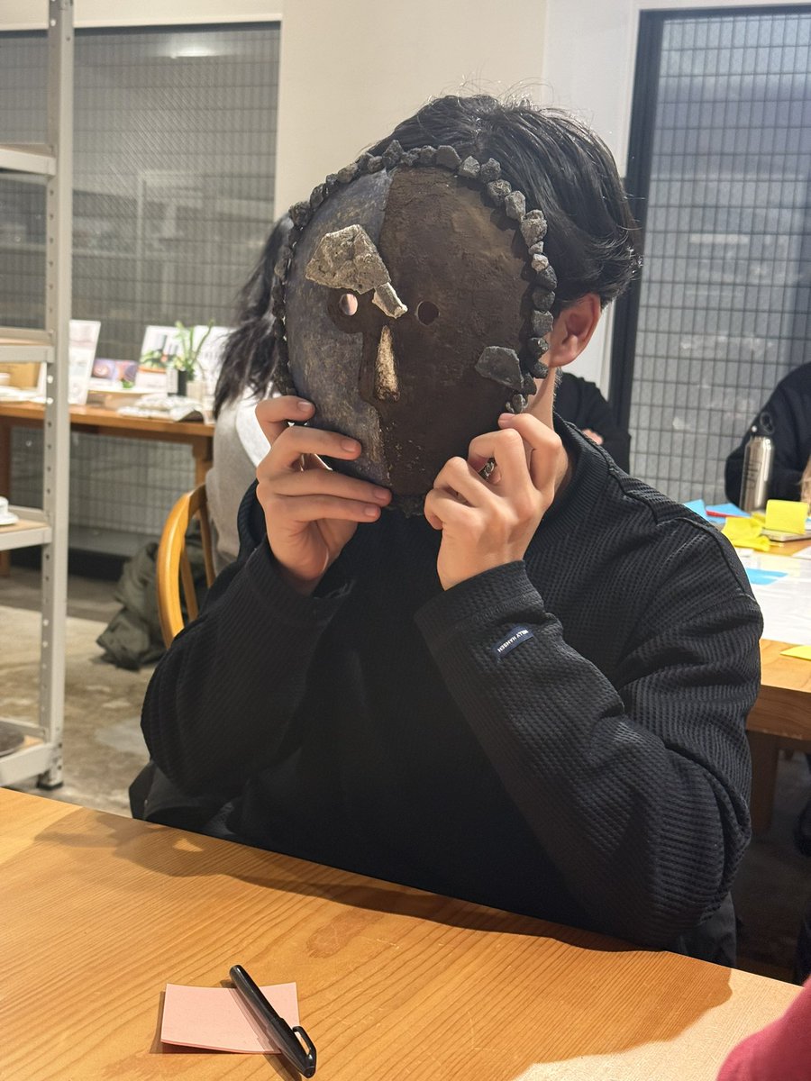 takerunakao's tweet photo. フィールドワークからの視点を共有して、小さな森の生態系の住人達を洗い出します。それぞれのactorから役割(@0xtoban)を定義してみて、実際にメンバーでロールプレイをします。 #Comoris https://t.co/iqIkSF3ZMl
