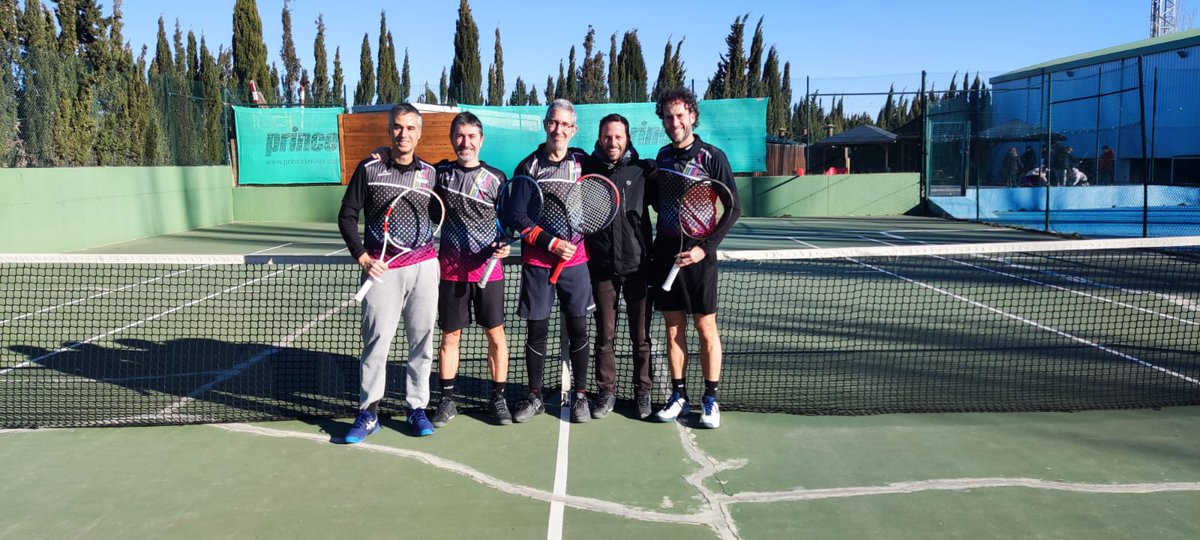 🎾💥 ¡Revancha conseguida! En el Campeonato de Aragón +35, CD Montecanal B devolvió el 3-1 ante @clubtenispadelbinefar 💪 Próxima parada: CUARTOS vs <a href="/tirodepichon/">T</a> 🏆🔥 ¡Vamos a por el ascenso! 🚀🎯 #VamosMontecanal #TenisVeteranos #Revancha