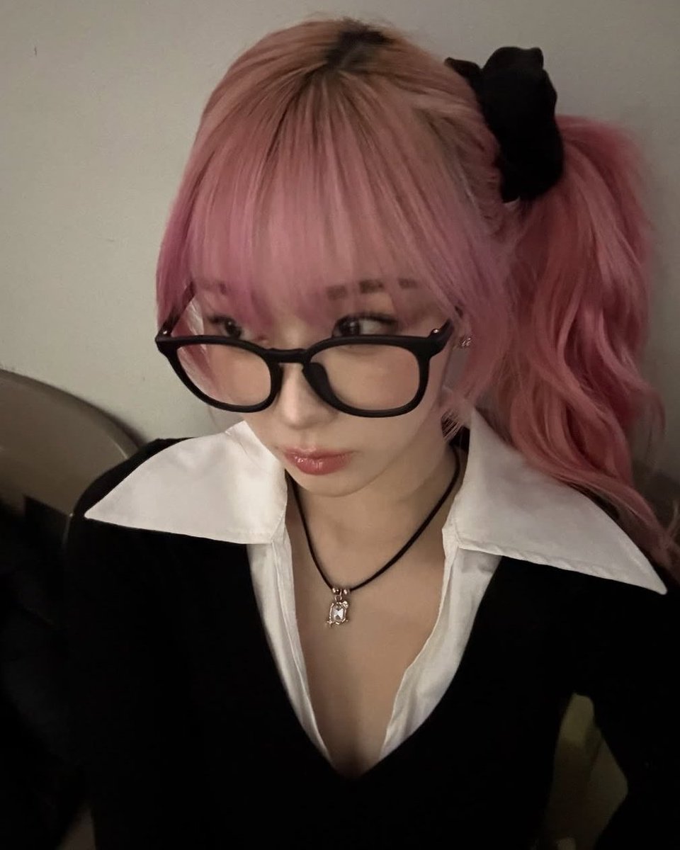 they sit at the same table